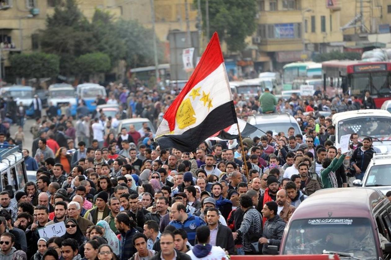 Μεγάλη διαδήλωση κατά των στρατιωτικών στο Κάιρο