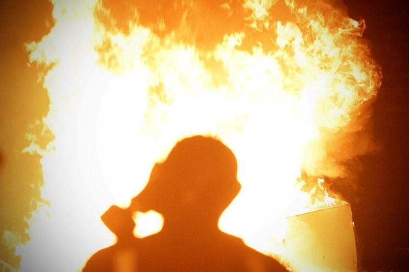 Επεισόδια και φωτιές στην Αθήνα σε βίντεο 