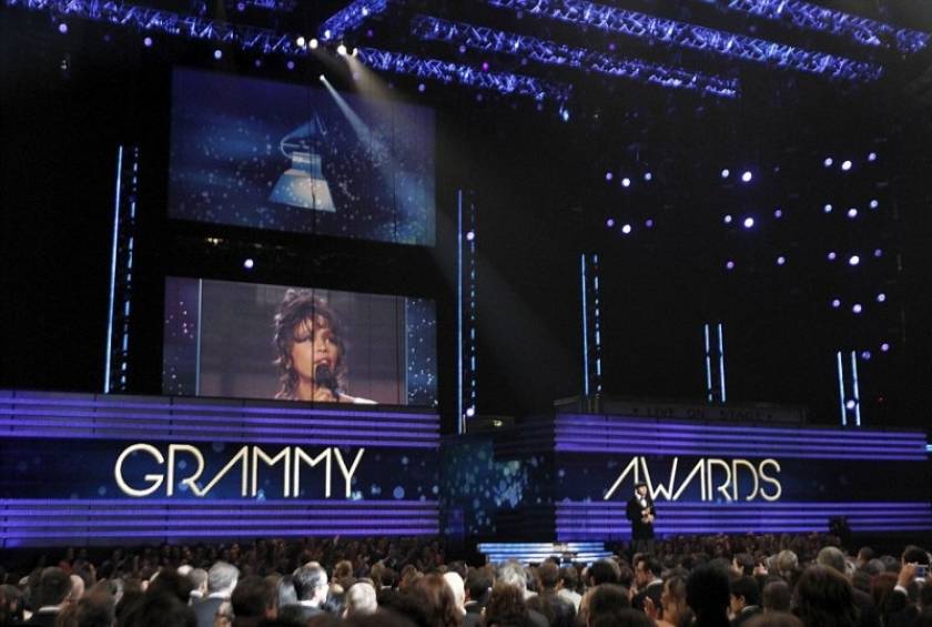 Τα Grammy «αποχαιρέτισαν» τη Γουίτνεϊ Χιούστον