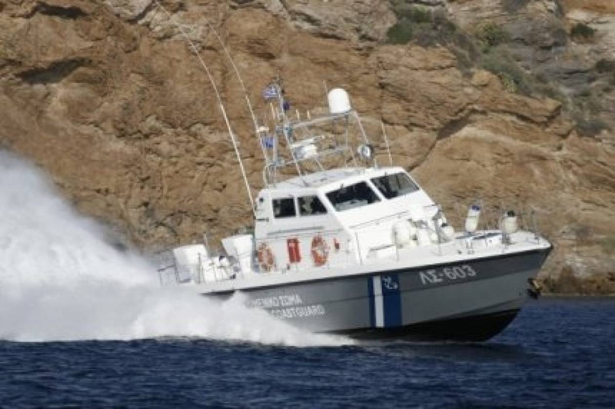 Κινδύνεψαν άτομα σε αλιευτικό σκάφος νότια της Κρήτης