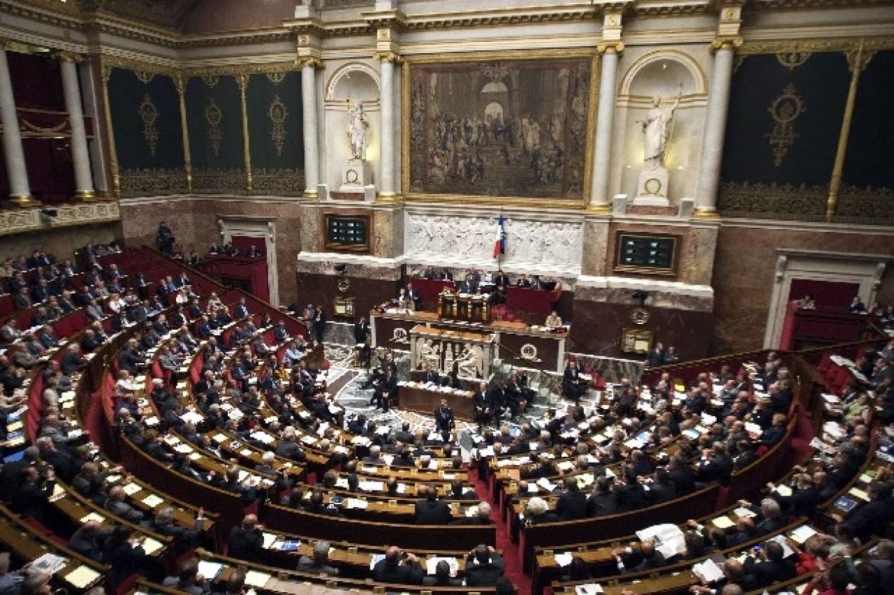 Το γαλλικό κοινοβούλιο επικύρωσε τον ΕSΜ