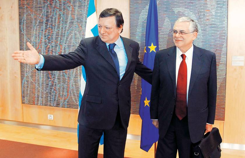 Συνάντηση Μπαρόζο – Παπαδήμου με φόντο το Eurogroup