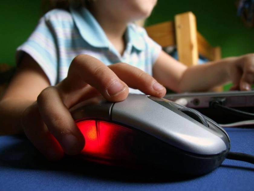 Οδηγίες στους γονείς για ασφαλή πλοήγηση των παιδιών στο διαδίκτυο