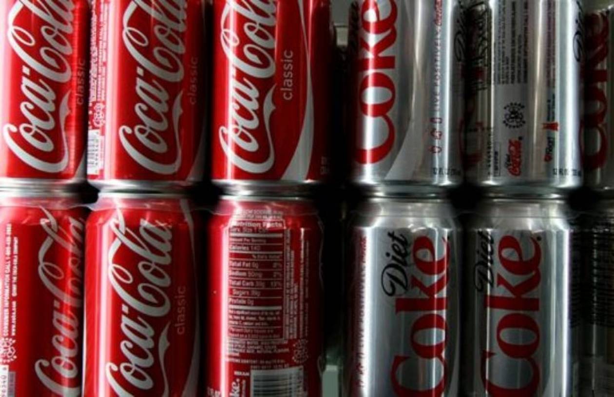 Δεν αλλάζει τη μυστική συνταγή η Coca Cola