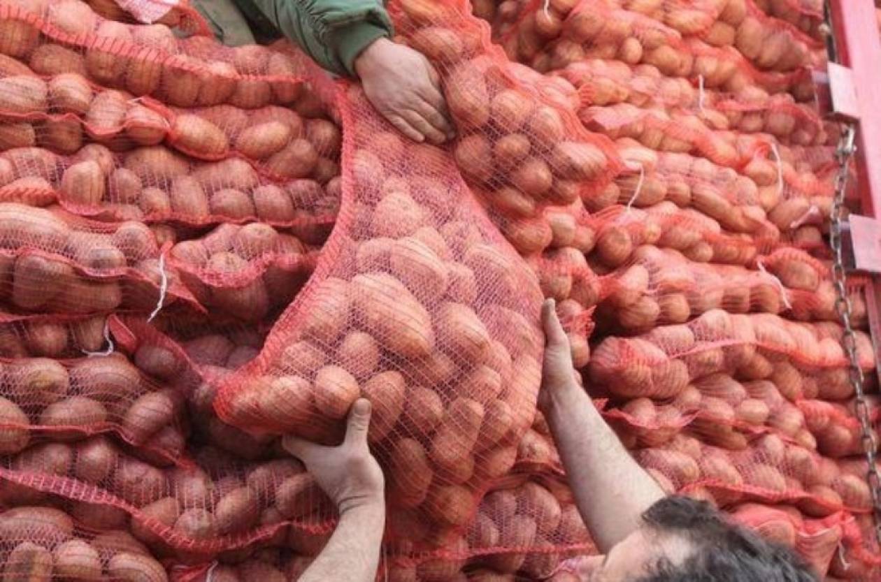 Οι «Ενεργοί πολίτες» μοίρασαν στη Λάρισα 100 τόνους πατάτες