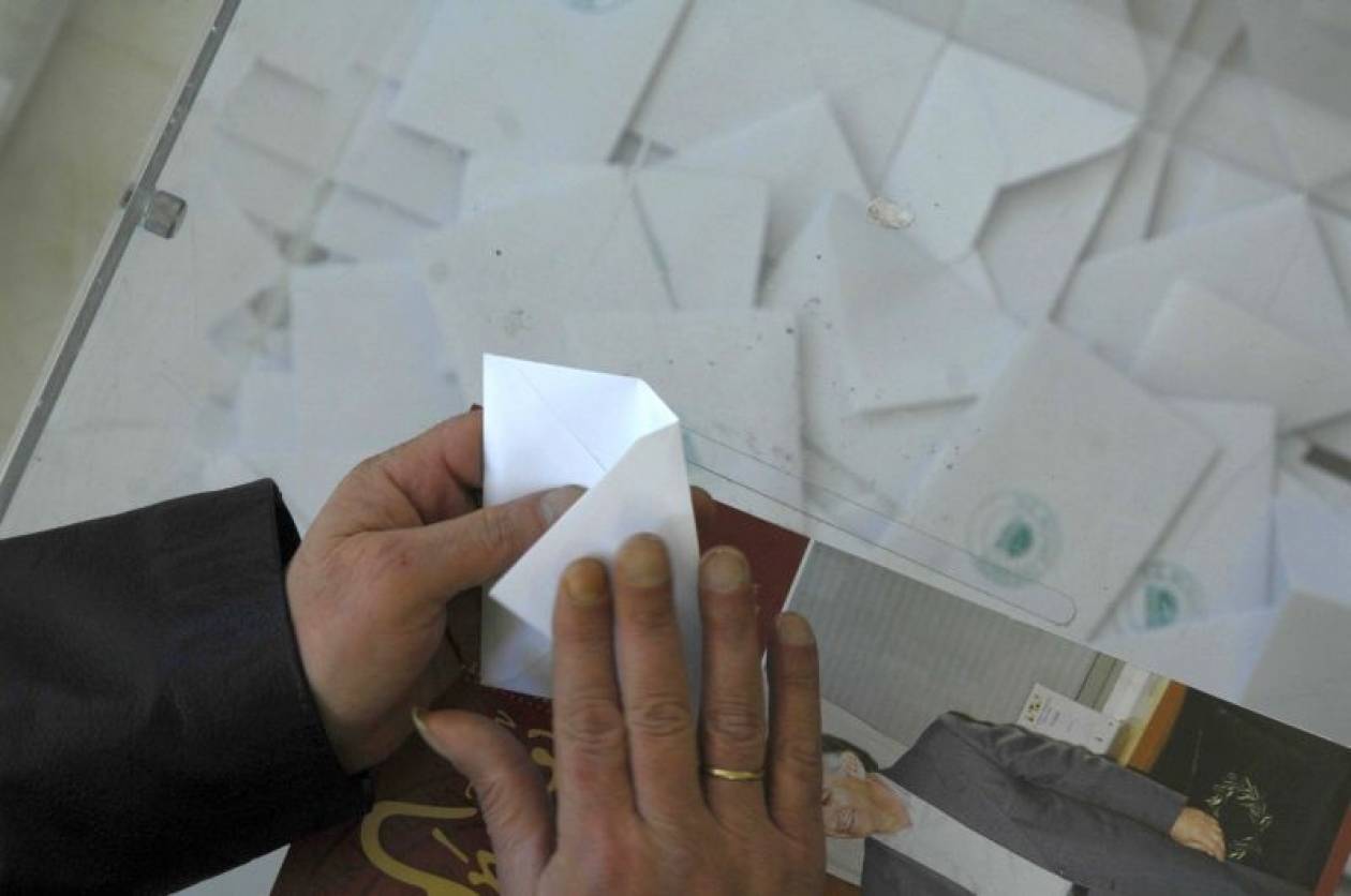 Οι 13 διαγραφέντες του ΠΑΣΟΚ που ψήφισαν