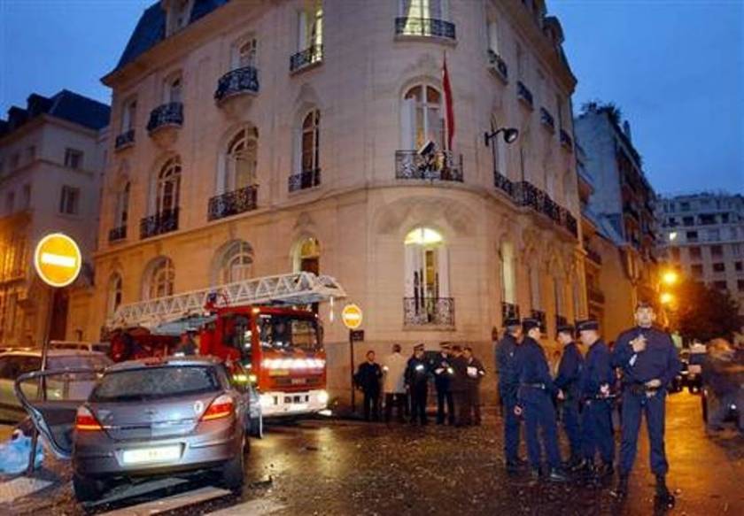 Έκρηξη βόμβας στην πρεσβεία της Ινδονησίας στο Παρίσι