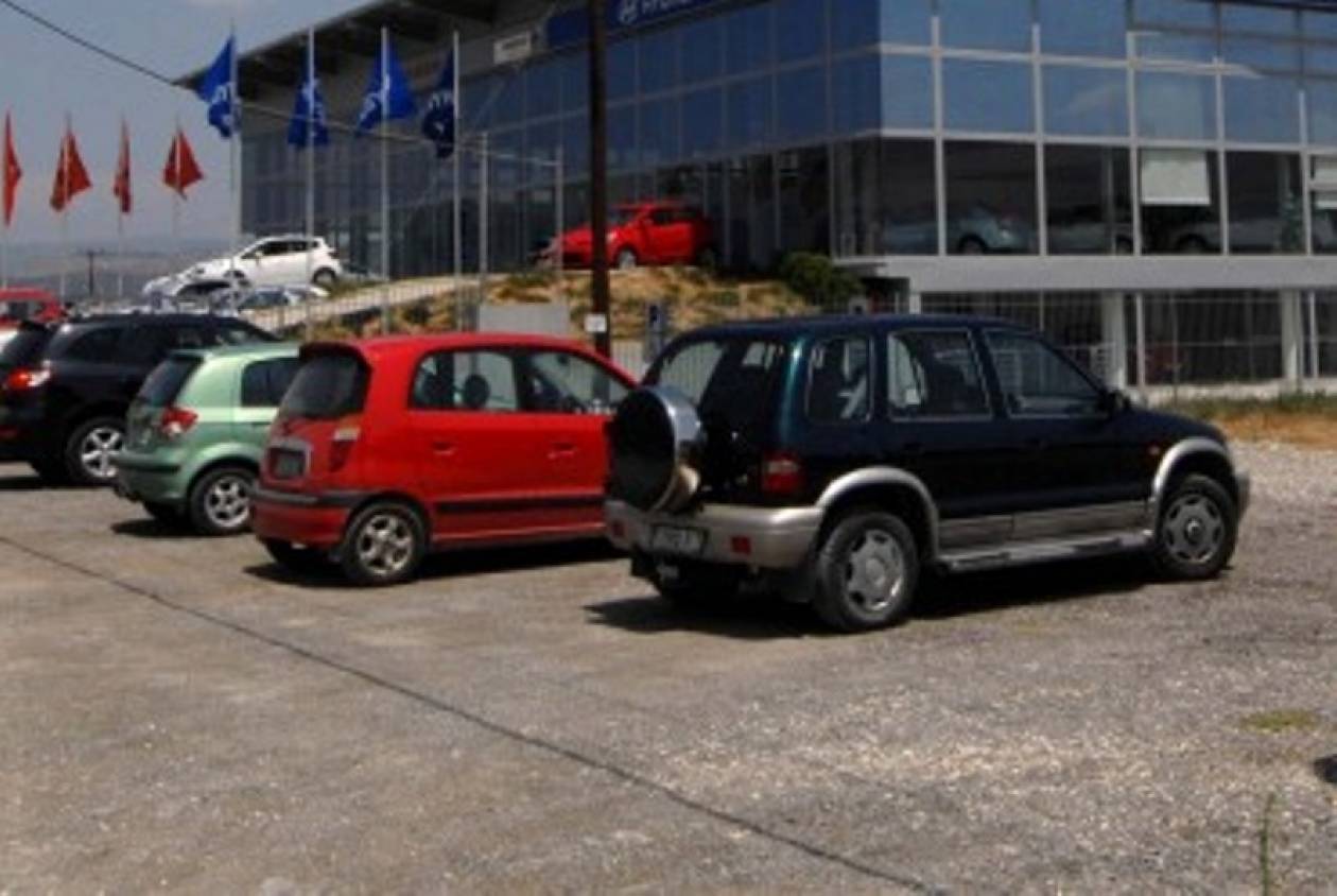 «Άδειασαν» ταμείο αντιπροσωπείας αυτοκινήτων στην Τρίπολη