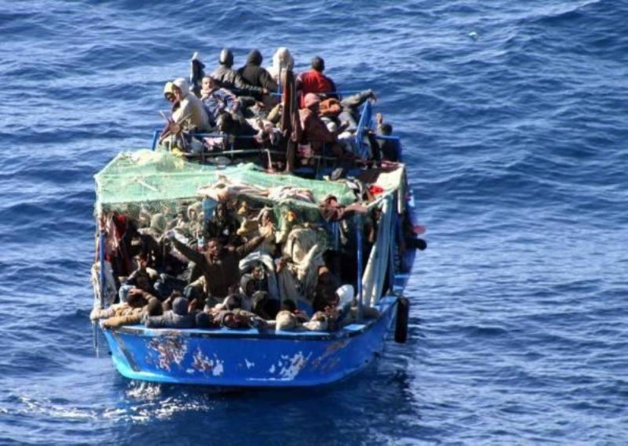 Ακυβέρνητο πλοίο με λαθρομετανάστες στο βόρειο Ιόνιο