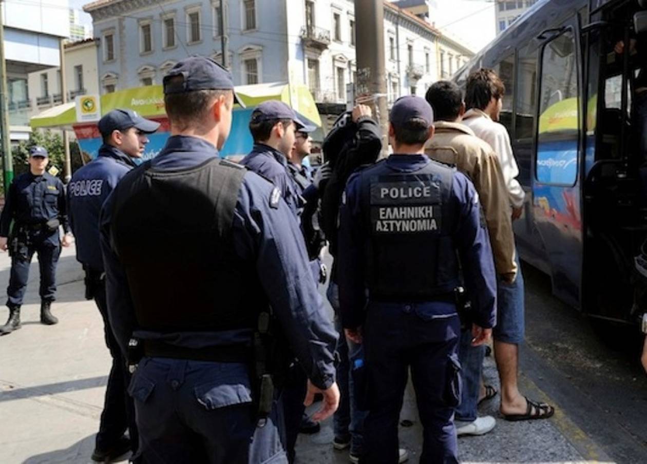 Εκατοντάδες οι συλλήψεις στη «σκούπα» της αστυνομίας στο κέντρο