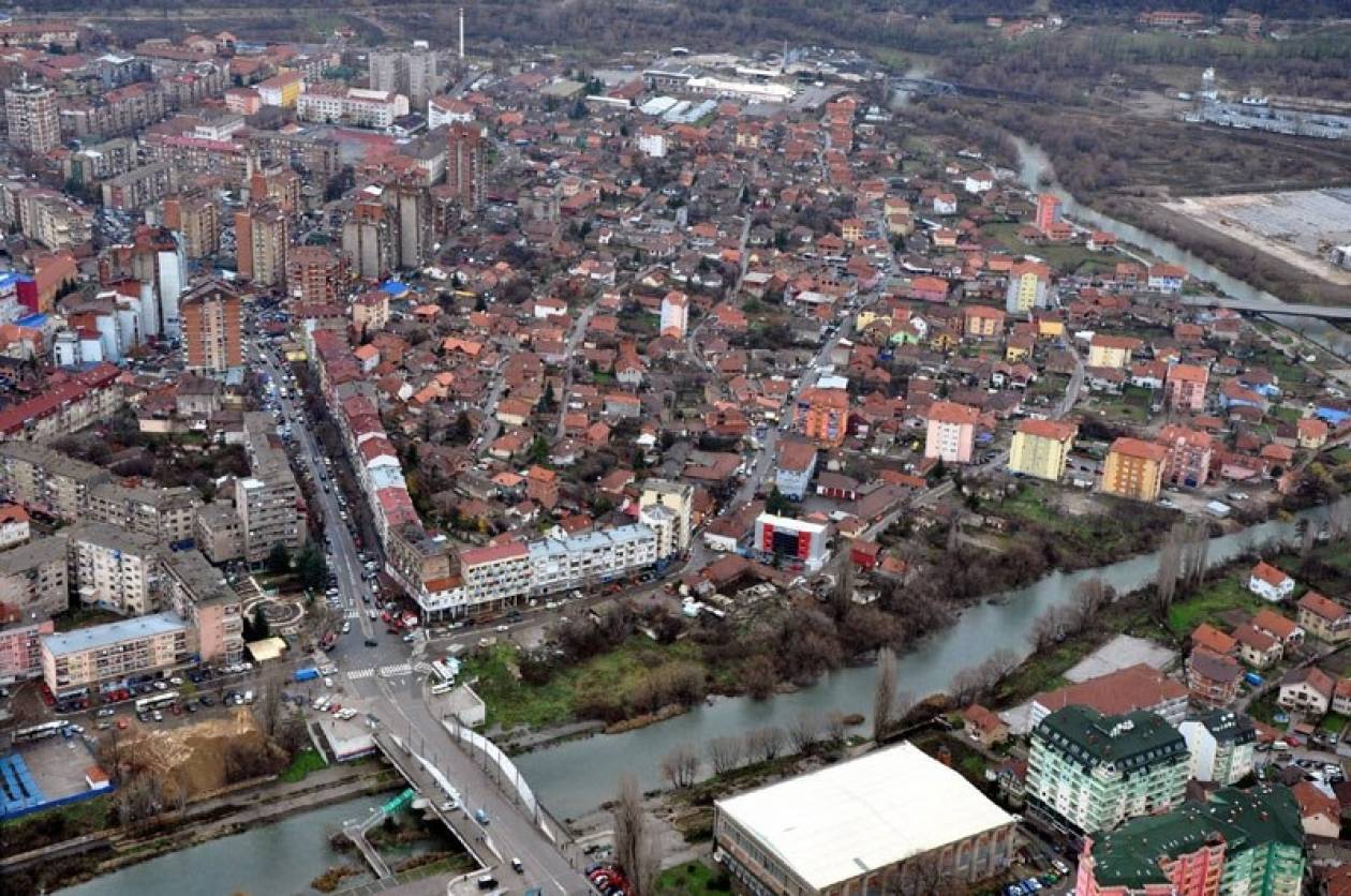 Έκρηξη σε διχοτομημένη πόλη του Κοσόβου