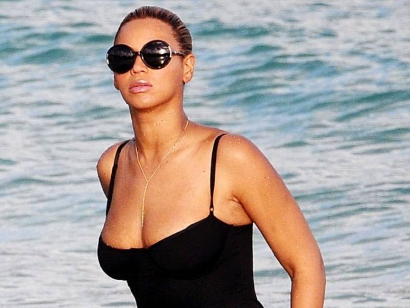 Οι σέξι καμπύλες της Beyonce ξανά στη …σέντρα