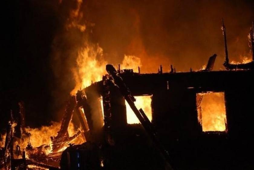Πυρκαγιά σε εγκαταλελειμμένο σπίτι στην Αθήνα