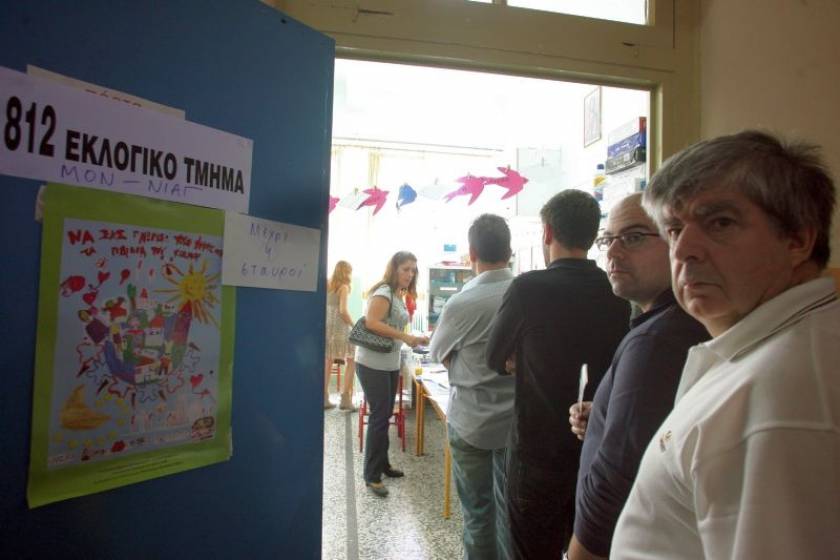 Die Welt: Οι γκρινιάρηδες Έλληνες πηγαίνουν να ψηφίσουν