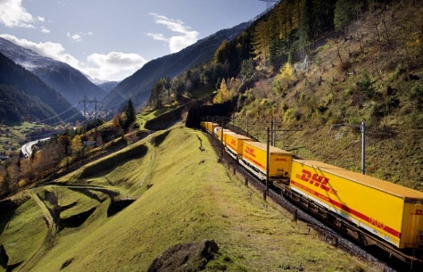 DHL: Αυξάνει τη χρήση των τρένων, μειώνει τις εκπομπές CO2