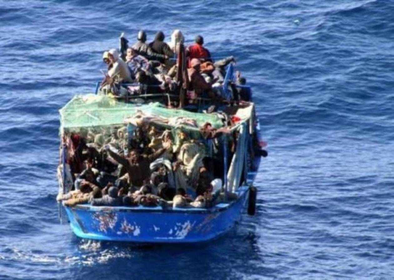 Ακυβέρνητο σκάφος με μετανάστες ανοιχτά των Ωθωνών