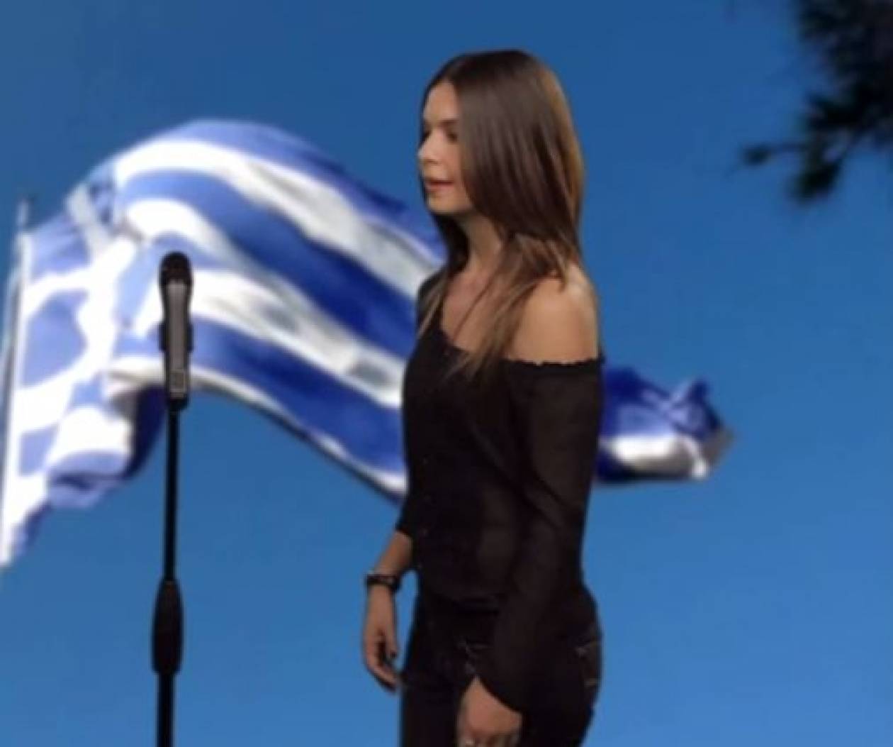 Η Κ. Μουτσάτσου λέει «είμαι Ελληνίδα» και συγκινεί
