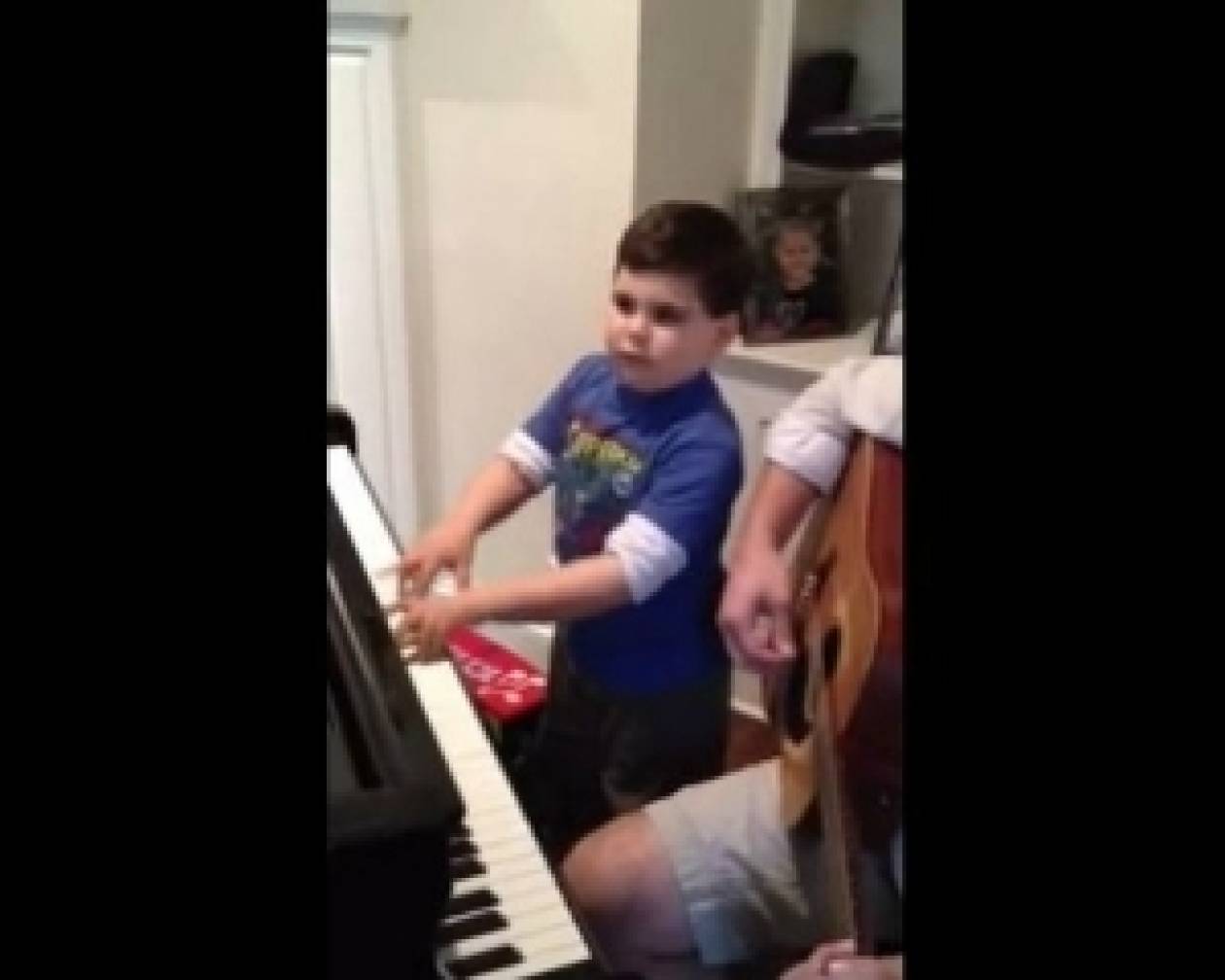 Ο 6χρονος πιανίστας που έκανε το You Tube να του υποκλιθεί!