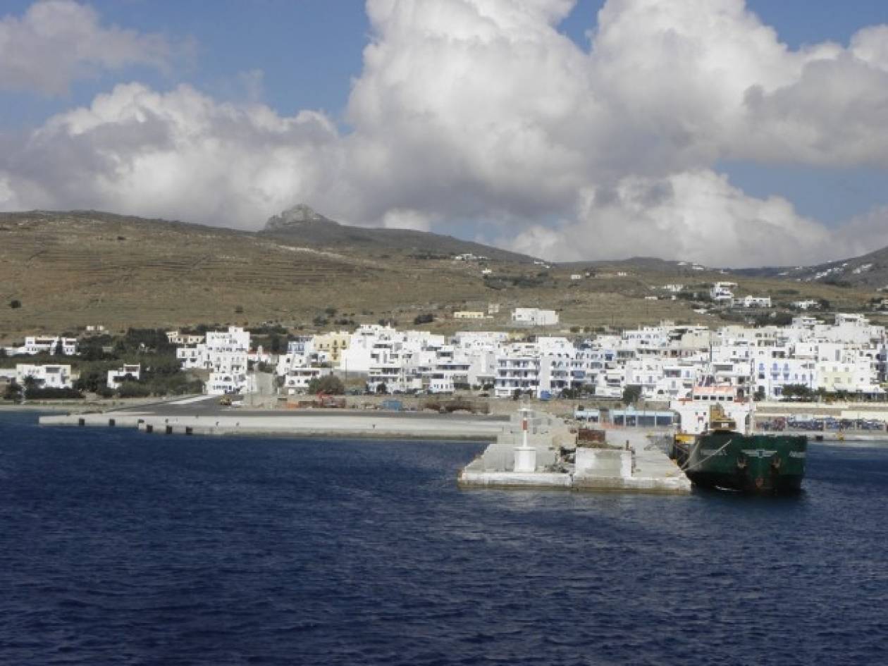 Πρόσκρουση τουριστικού σκάφους στη Τήνο
