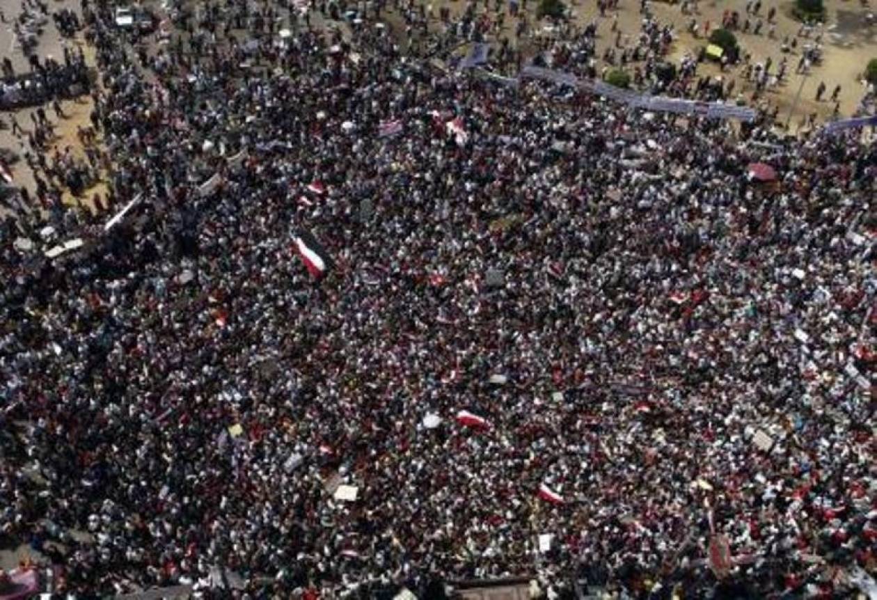 Αίγυπτος: Συμπλοκές στρατιωτών με διαδηλωτές