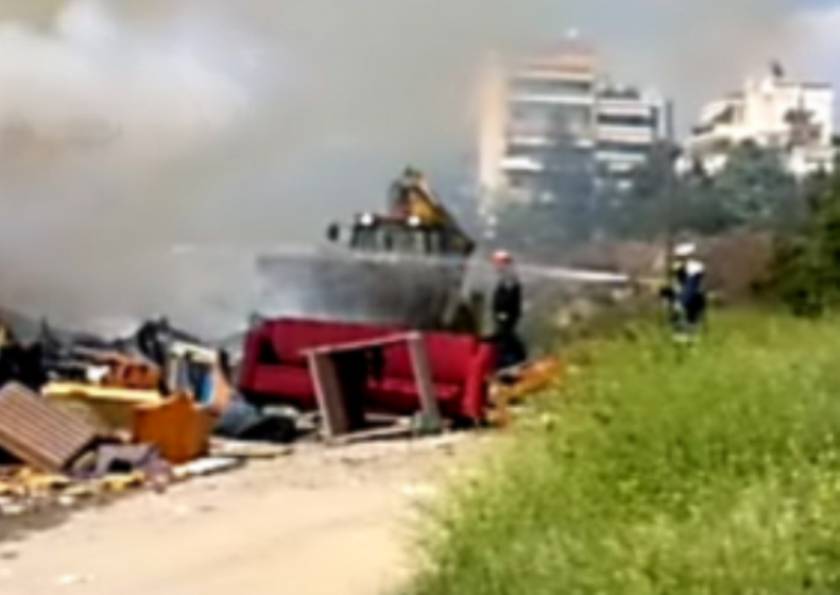 Bίντεο:Φωτιά στο στρατόπεδο Παύλου Μελά στη Θεσσαλονίκη