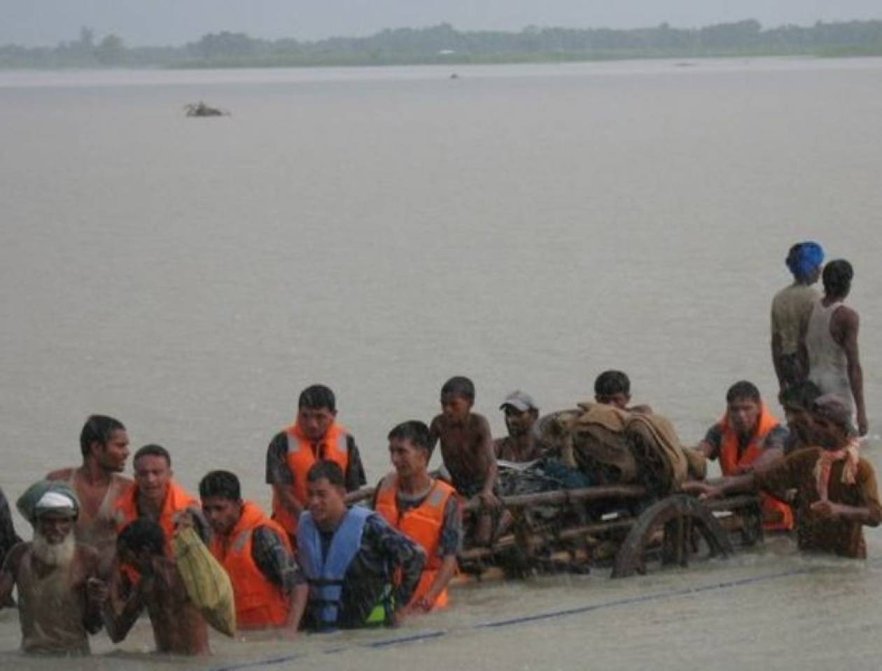 Νεπάλ: Νεκροί και αγνοούμενοι τουρίστες στις πλημμύρες