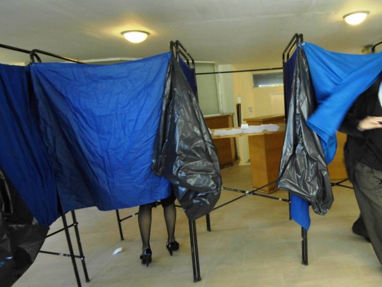 Βουλευτικές εκλογές 2012: Στο παραβάν της κάλπης κόβουν τους μισθούς