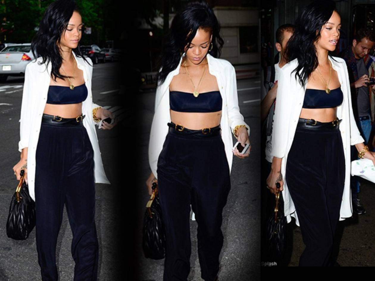Η Rihanna βγήκε βόλτα με το μπικίνι της