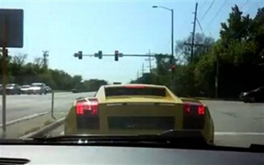 (Βίντεο):Απίστευτο ατύχημα με «πρωταγωνίστρια» μια Lamborghini...