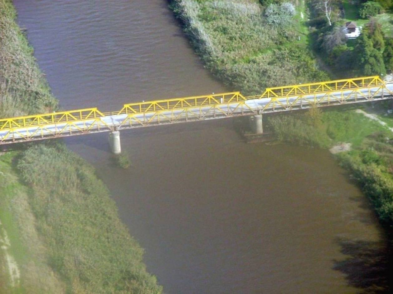 Σέρρες: Έκανε «φτερά» μεταλλική γέφυρα στον ποταμό Στρυμόνα
