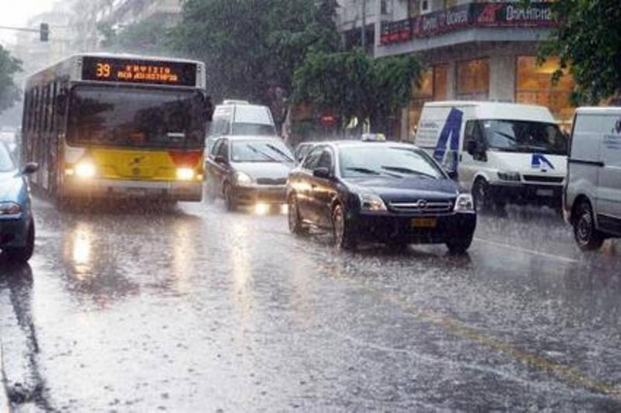 Σοβαρά προβλήματα στην Λάρισα λόγω βροχοπτώσεων