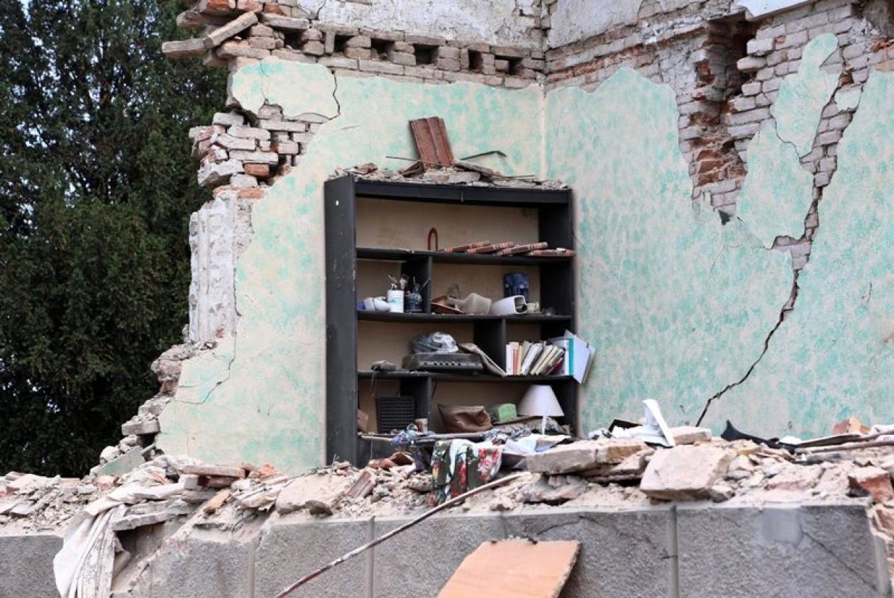 Πλιάτσικο στα γκρεμισμένα κτίσματα της βόρειας Ιταλίας