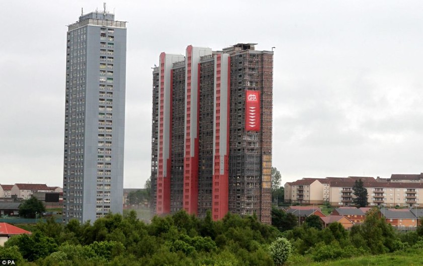H κατεδάφιση της ψηλότερης πολυκατοικίας της Ευρώπης (vid+pics)