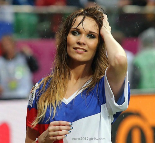 Οι πιο όμορφες γυναίκες φίλαθλοι στο Euro 2012 (pics)