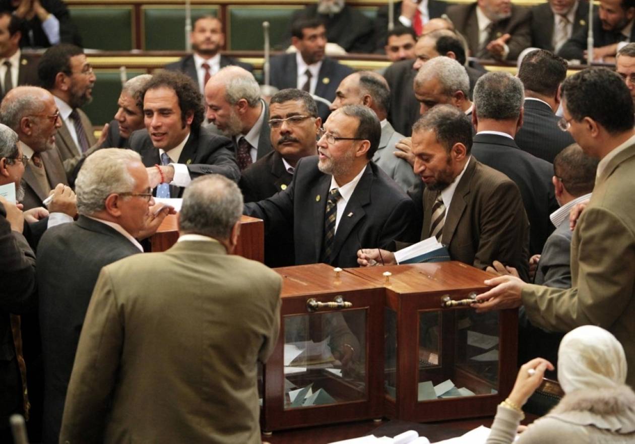 Αίγυπτος: Διαλύθηκε το κοινοβούλιο