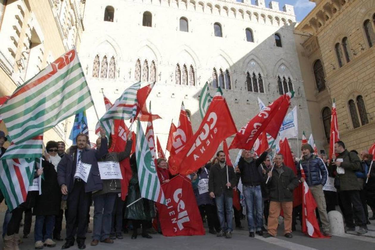 Στους δρόμους οι Ιταλοί κατά της κυβέρνησης Μόντι