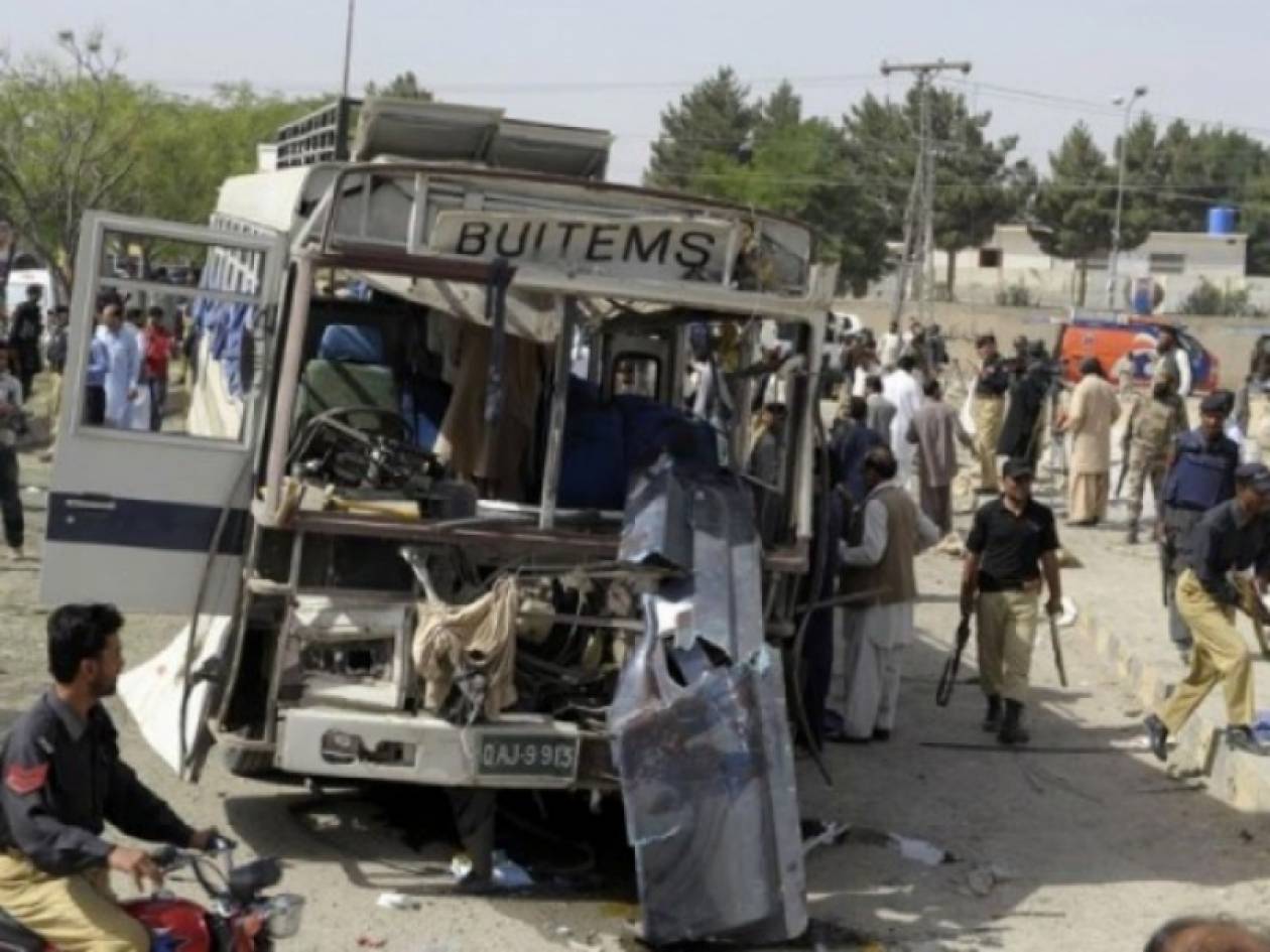 Πακιστάν: Ανατίναξαν λεωφορείο με φοιτητές