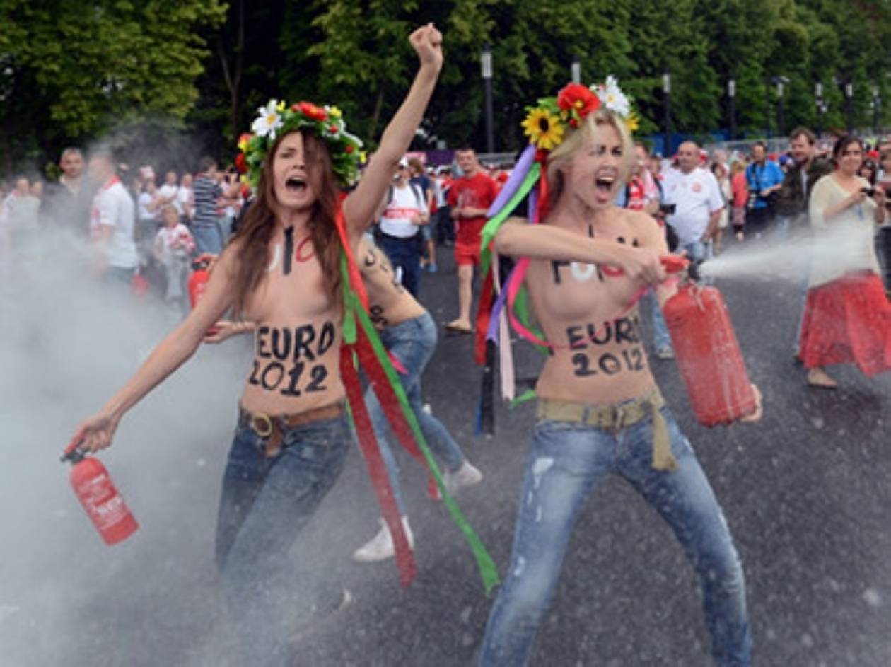 FEMEN: Το ποδόσφαιρο είναι σπέρμα που κυνηγάει ένα αυγό