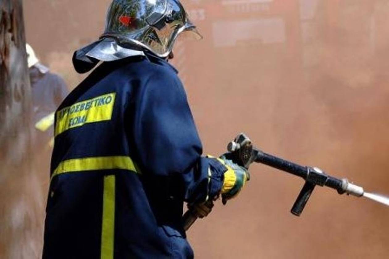 Πυροσβέστες με αναπνευστικά προβλήματα στην Ελευσίνα