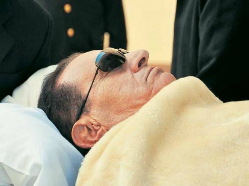 Oι γιατροί αγωνίζονται για τη ζωή του Μουμπάρακ