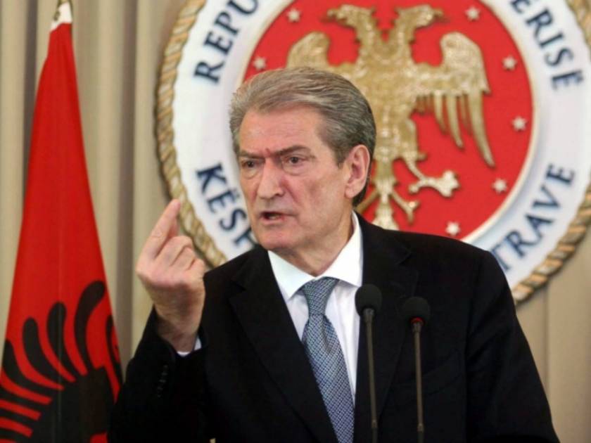 Αλβανία: Μίνι-ανασχηματισμό έκανε ο Μπερίσα