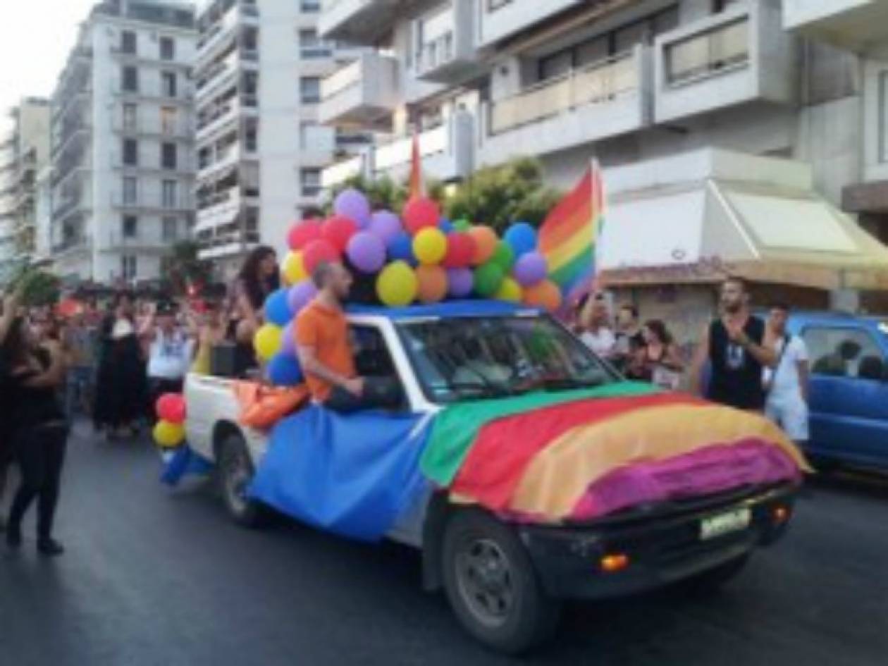 Θεσσαλονίκη: Συνθήματα κατά της Χρυσής Αυγής στο Gay Pride (vid)