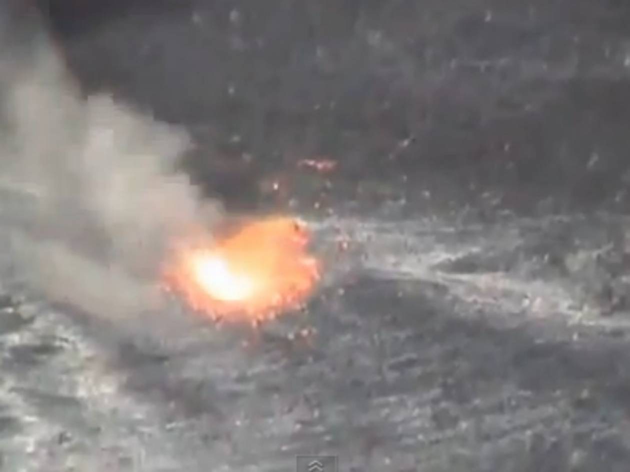 Βίντεο: Τι θα πάθει ένας άνθρωπος αν πέσει μέσα σε ηφαίστειο;