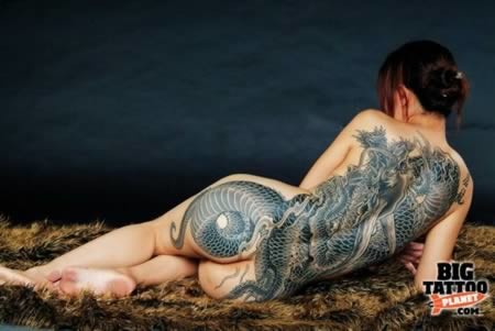 12 υπερβολικά μεγάλα τατουάζ (pics)