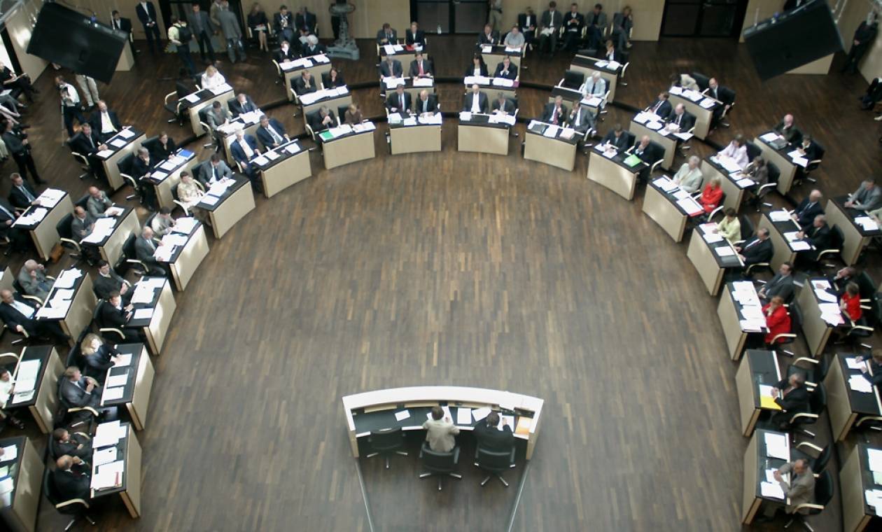 Γερμανία: Εγκρίθηκαν Δημοσιονομικό Σύμφωνο και ESM