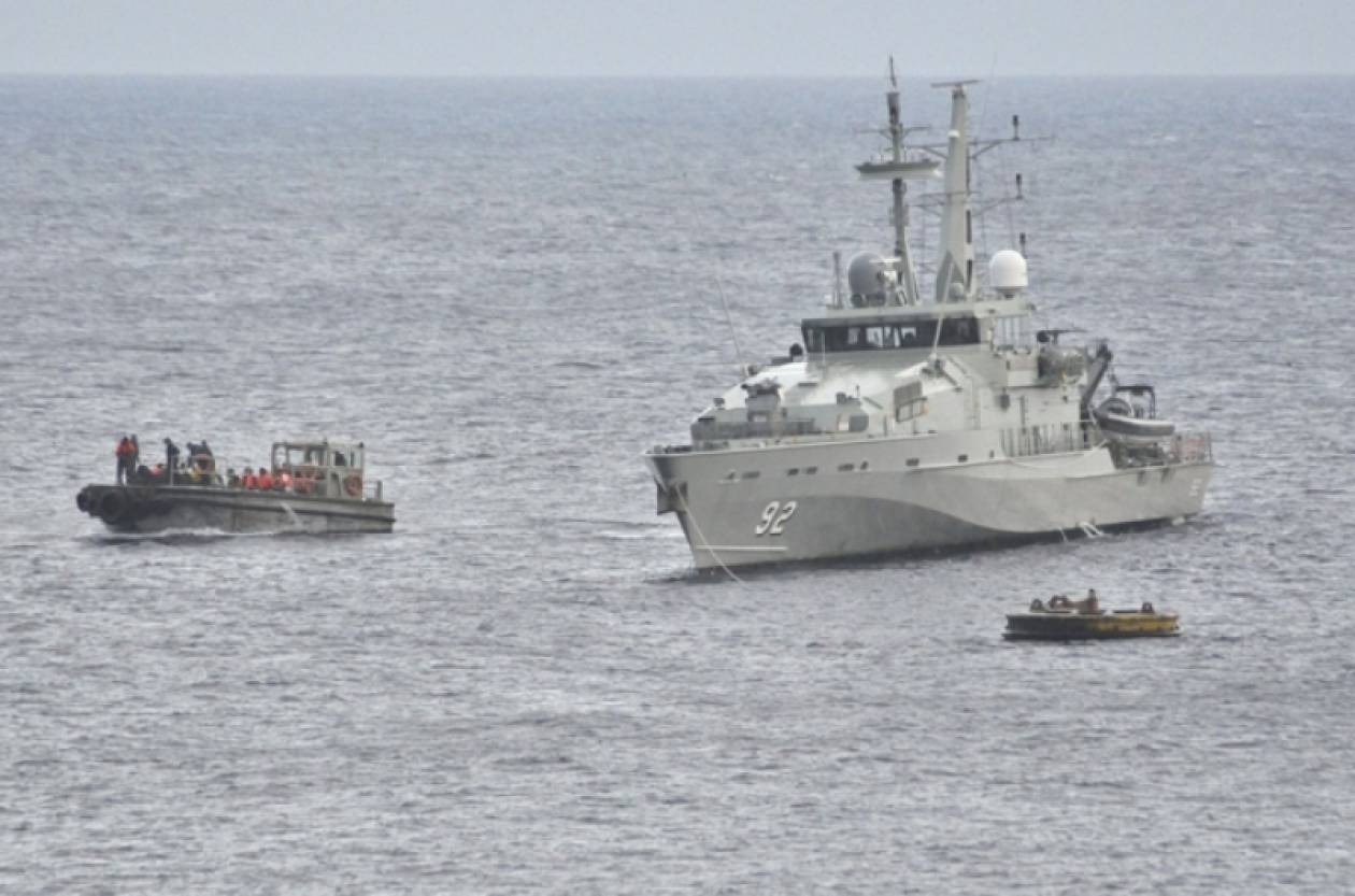SOS εξέπεμψε πλοίο με μετανάστες στον Ινδικό