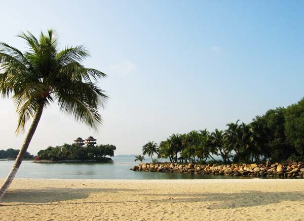 Ένα νησί με τεχνητές παραλίες (φωτο)