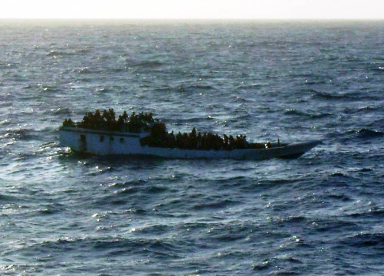 Πλοίο με 162 μετανάστες εξέπεμψε SOS νότια της Ινδονησίας
