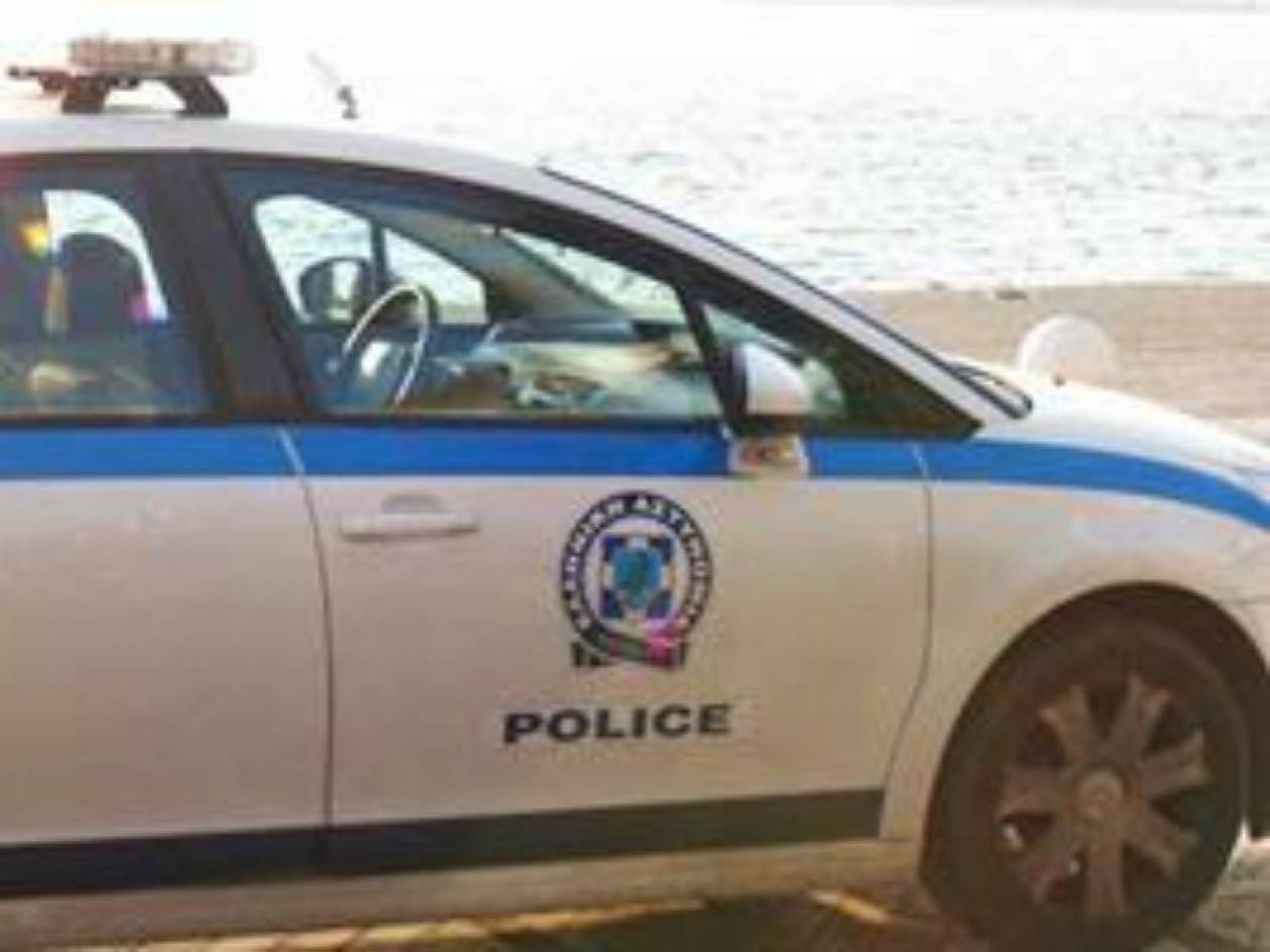 Χαλκιδική: Αστυνομικός μετέτρεψε το περιπολικό σε… American bar!