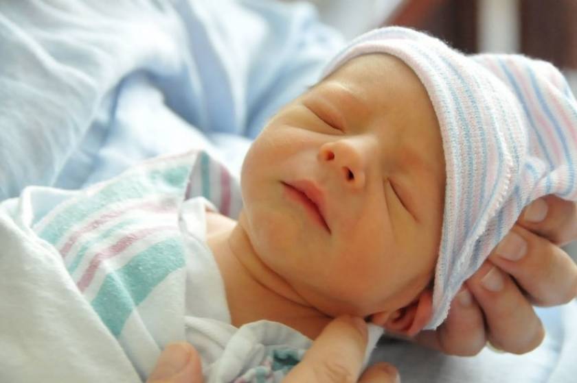 Συγκλονιστικό: Τετραπληγική γέννησε υγιέστατο κοριτσάκι